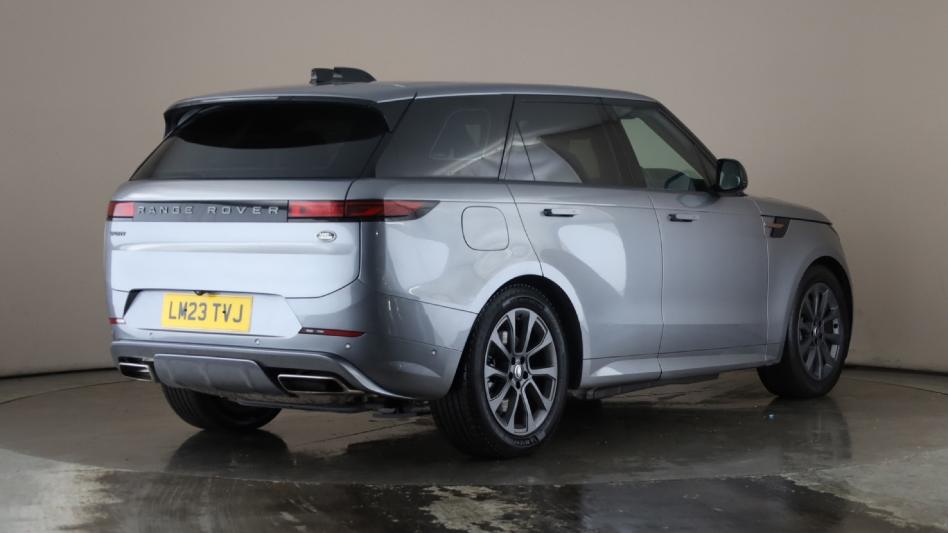 4020732 3.0 P440e Dynamic SE 5dr Auto