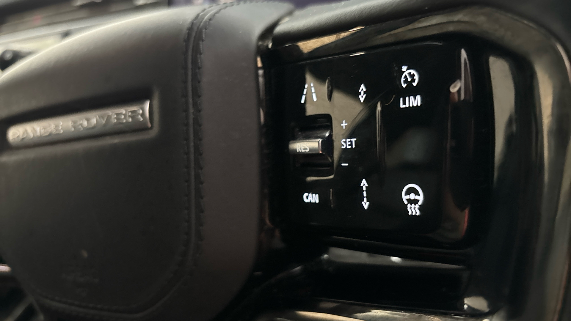 4020732 3.0 P440e Dynamic SE 5dr Auto