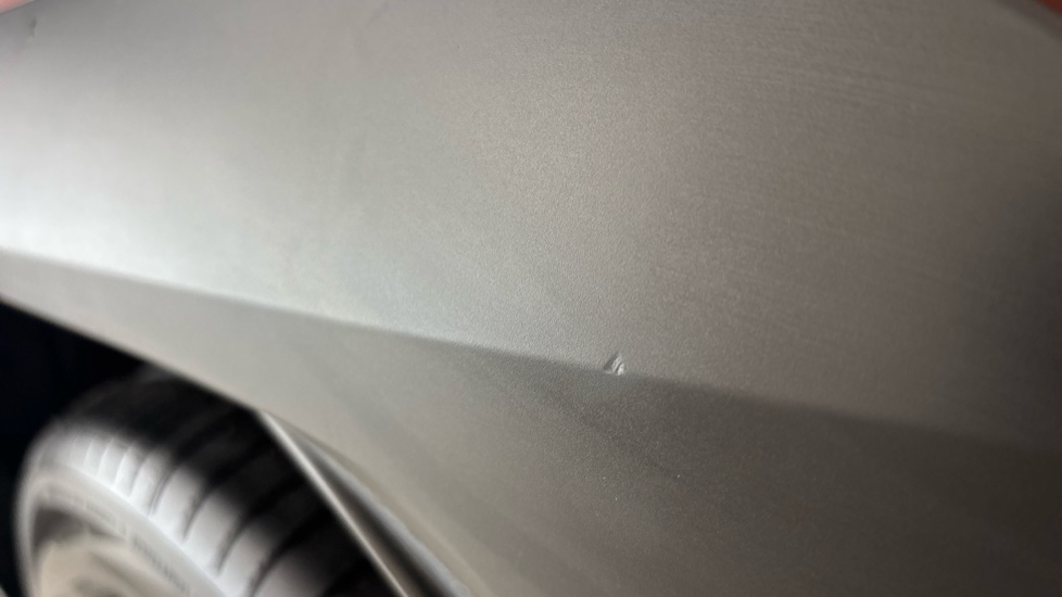 LEXUS UX scuff