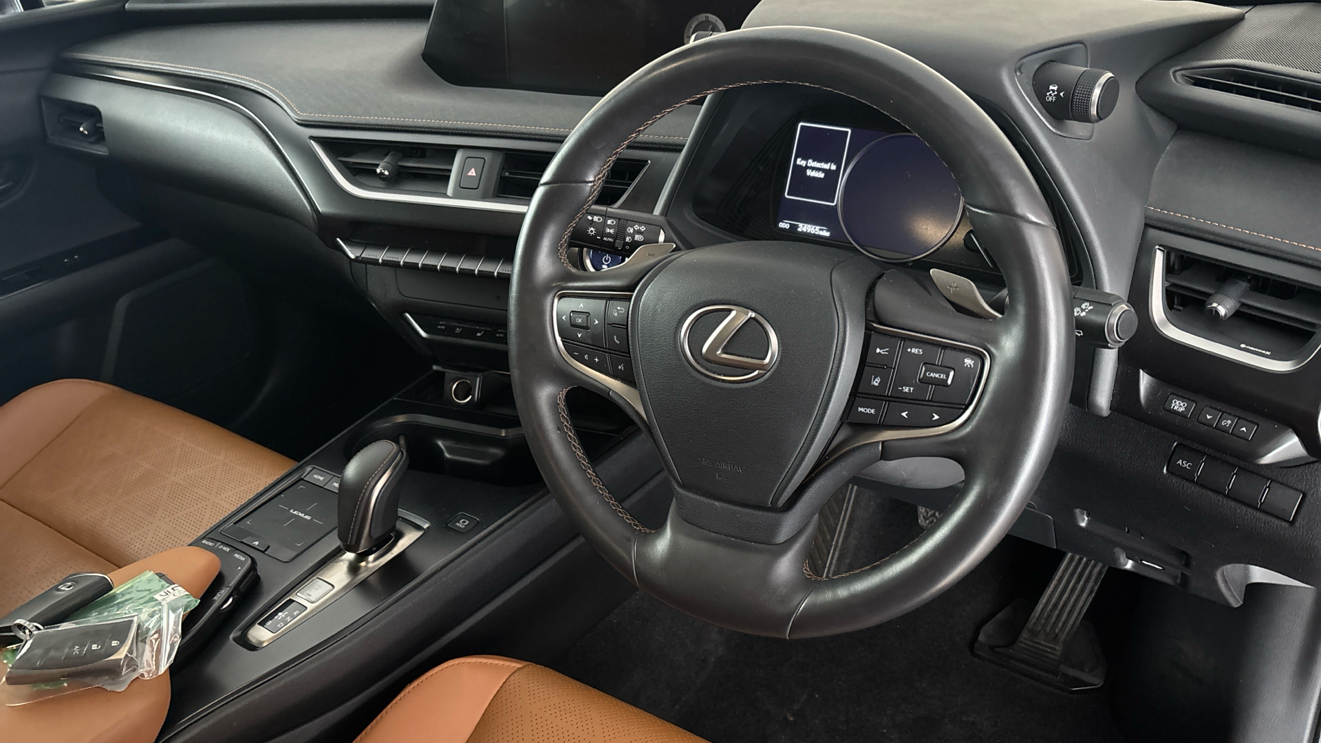 LEXUS UX UX ELECTRIC HATCHBACK 300e 150kW 54.3 kWh 5dr E-CVT [Premium Plus Pack]