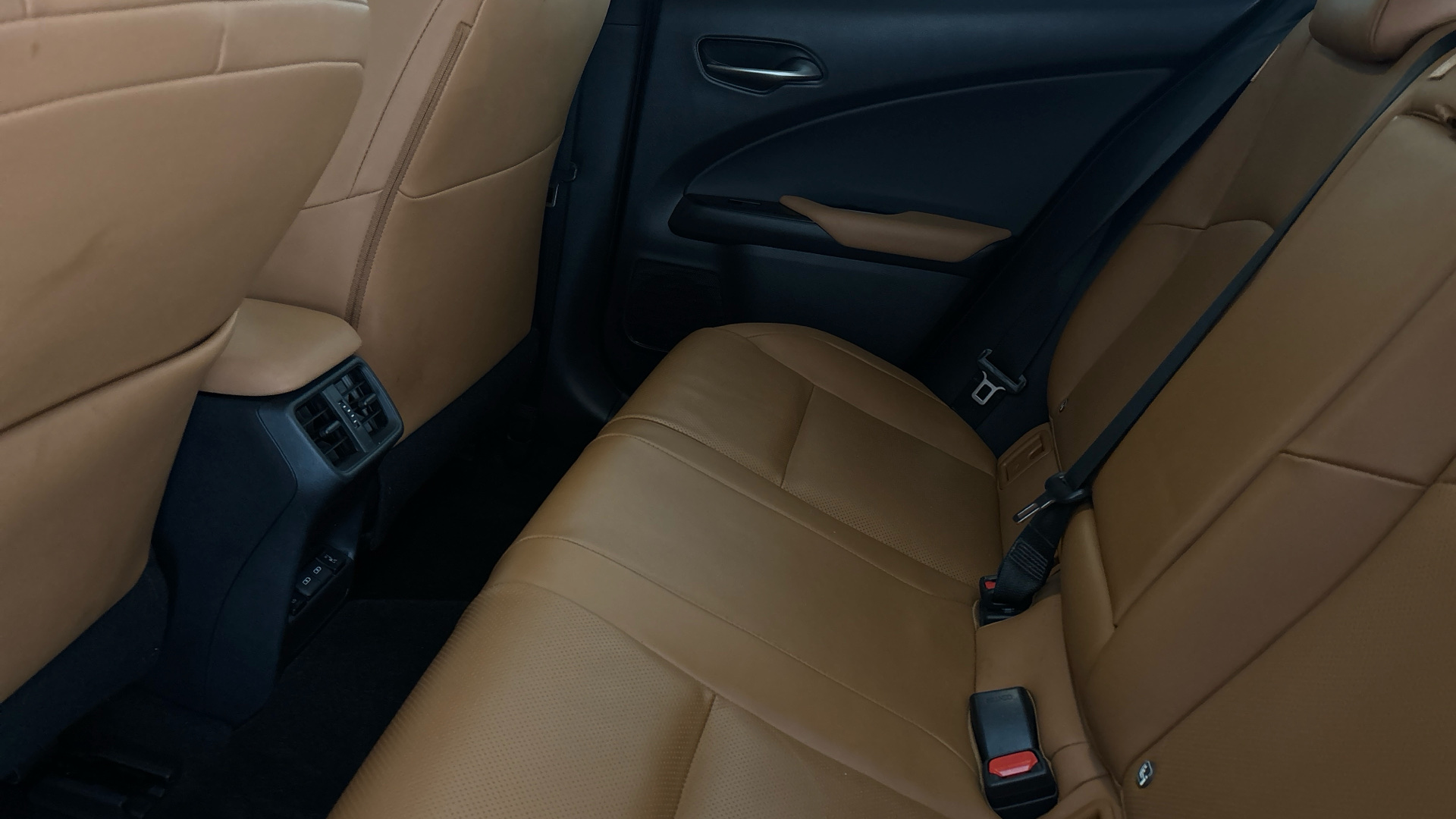 LEXUS UX UX ELECTRIC HATCHBACK 300e 150kW 54.3 kWh 5dr E-CVT [Premium Plus Pack]