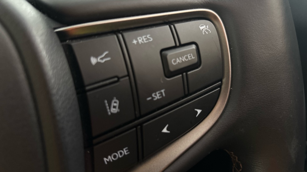 LEXUS UX cruise control