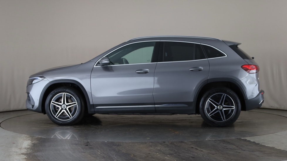 MERCEDES EQA Image 2