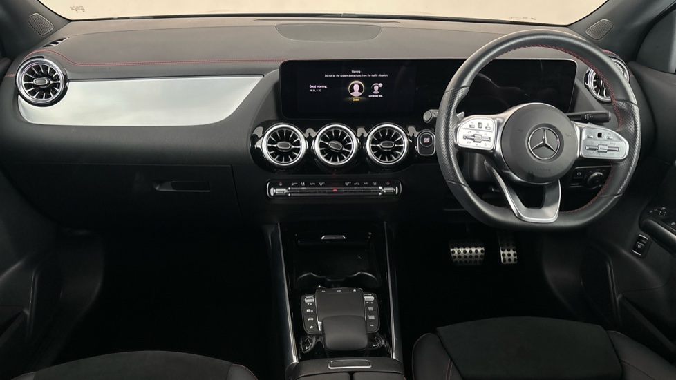 MERCEDES EQA Image 11