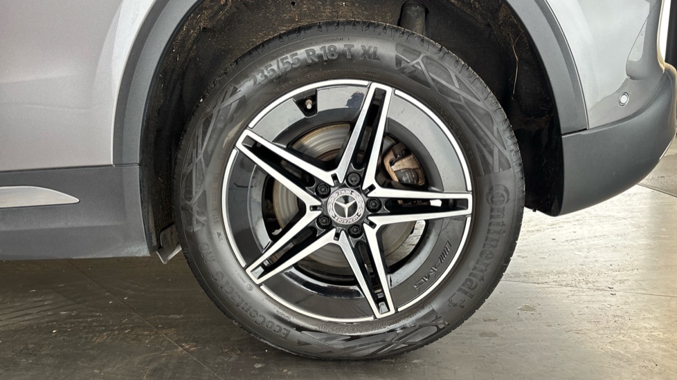 MERCEDES EQA Image 18