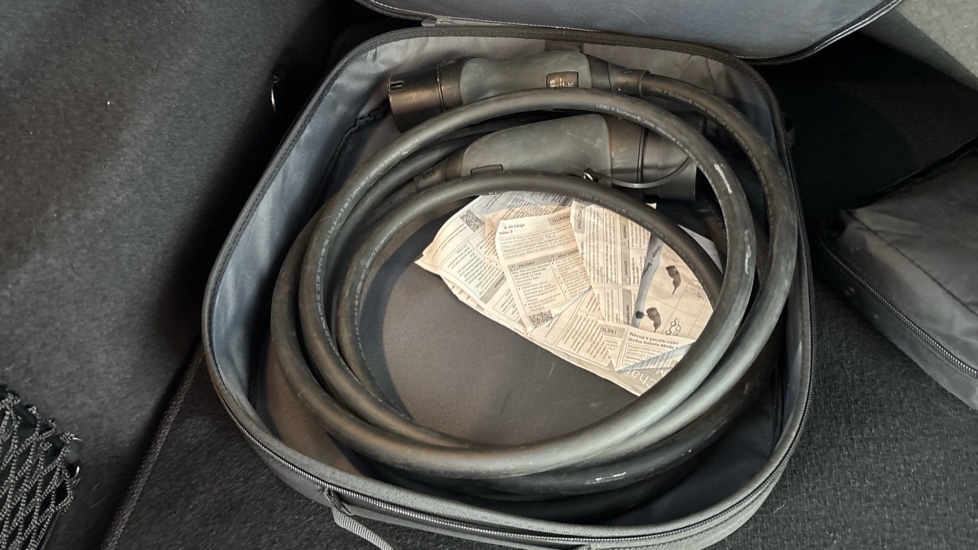 MERCEDES EQA Image 22