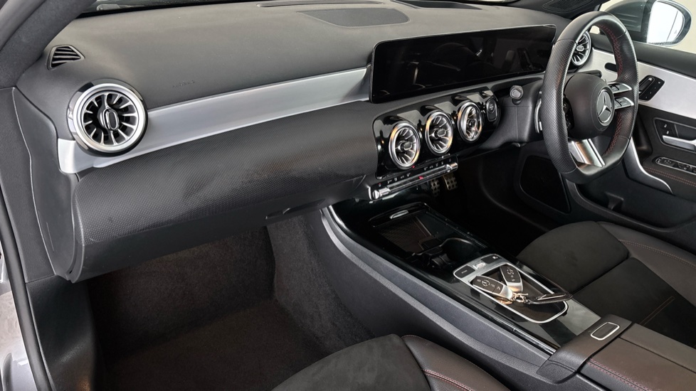 MERCEDES A CLASS Image 10