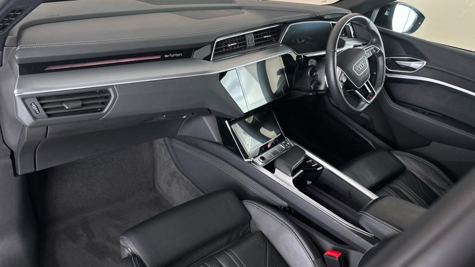 AUDI E-TRON Image 10