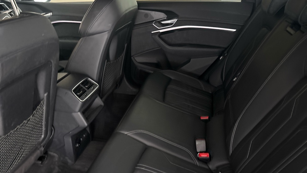 AUDI E-TRON Image 14