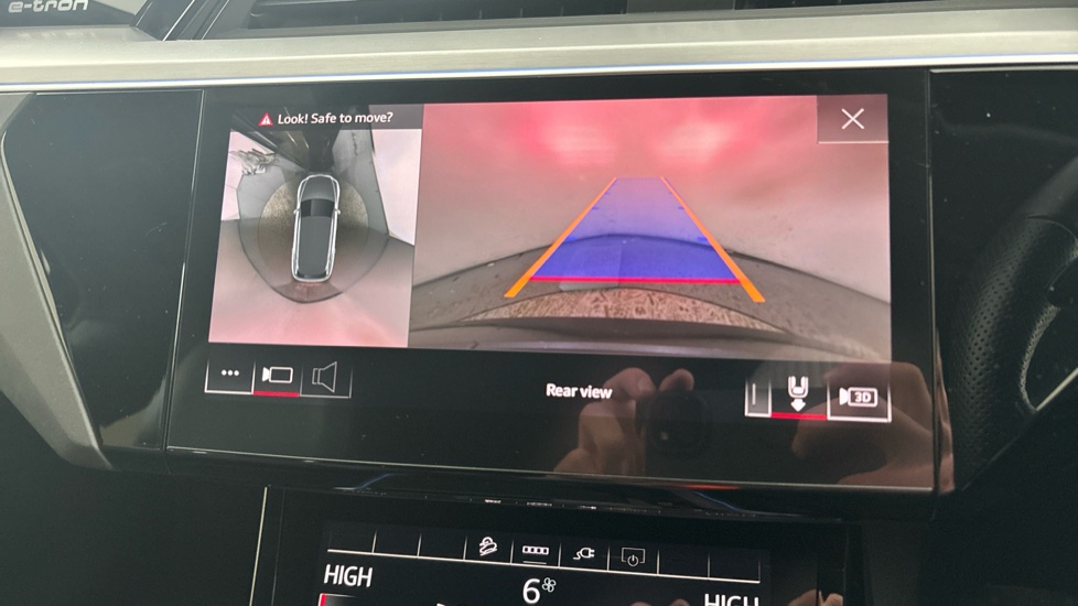 AUDI E-TRON reverse camera
