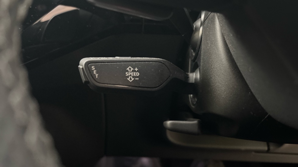 AUDI E-TRON cruise control