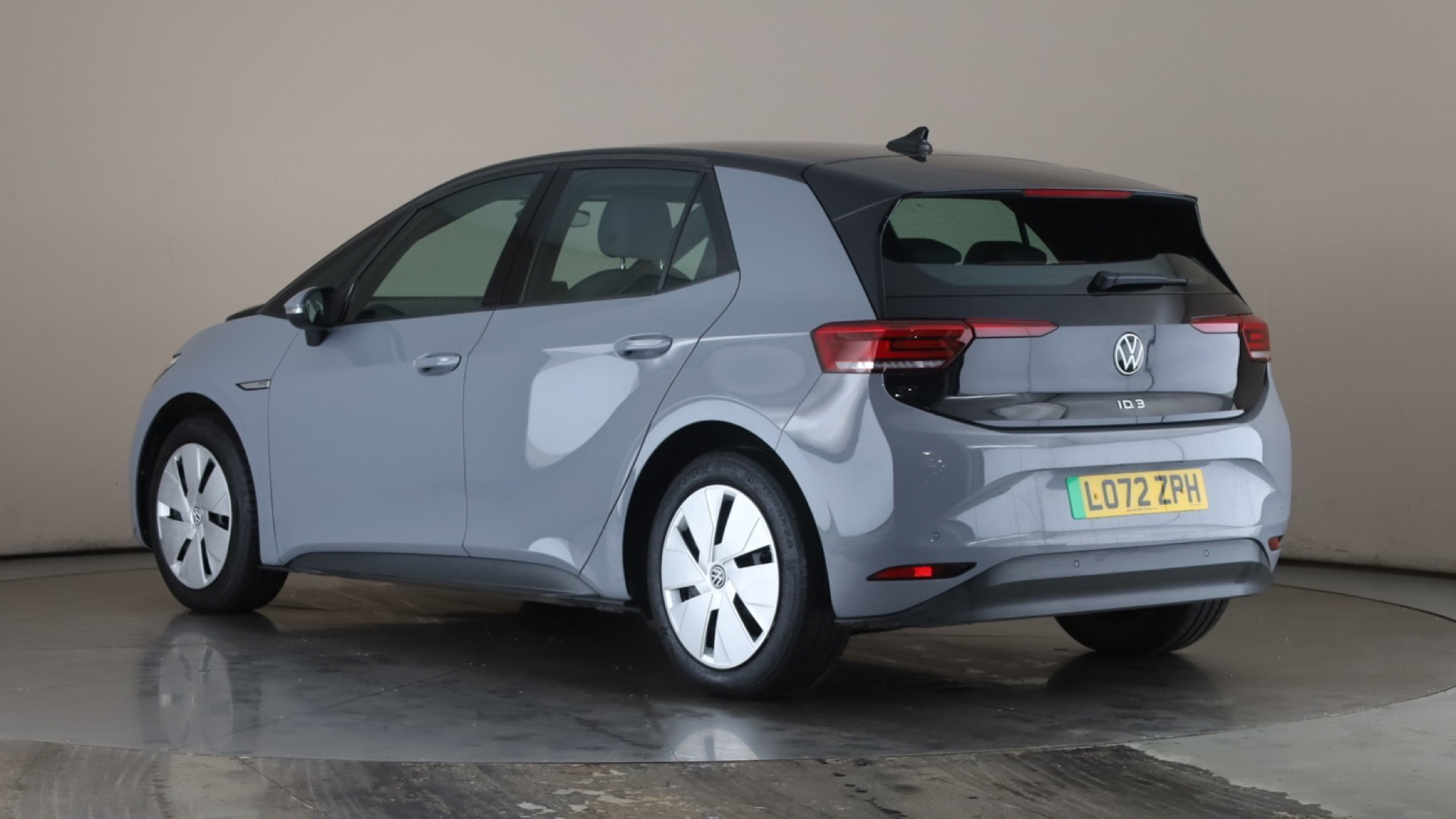 4027715 107KW Life Pro 58kWh 5dr Auto