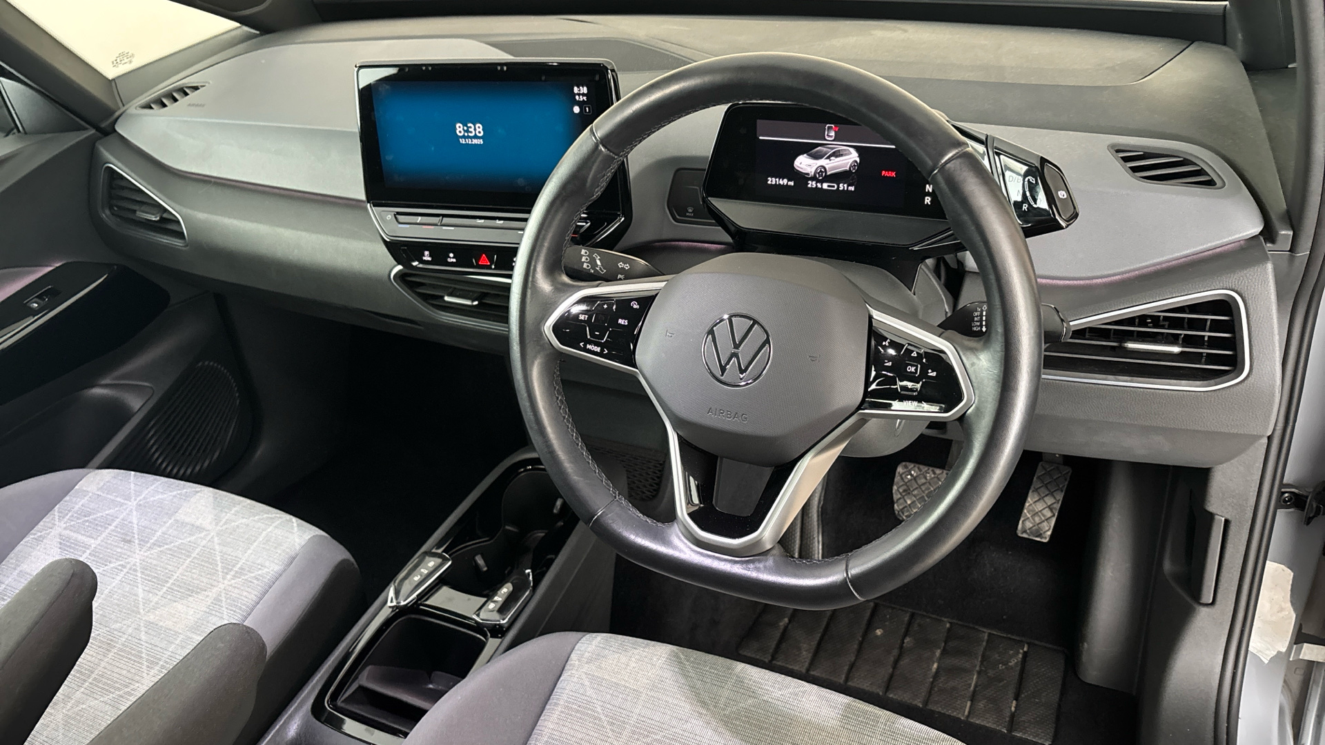 4027715 107KW Life Pro 58kWh 5dr Auto