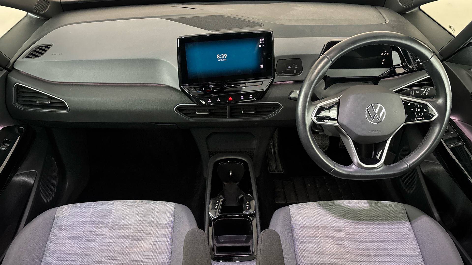 4027715 107KW Life Pro 58kWh 5dr Auto