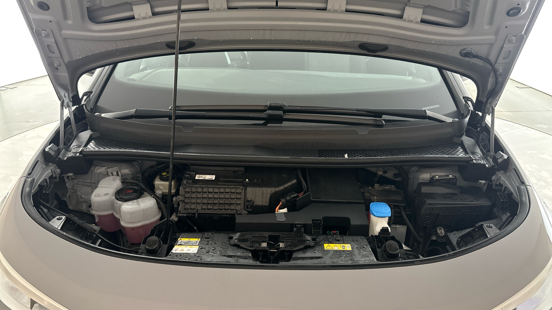 4027715 107KW Life Pro 58kWh 5dr Auto