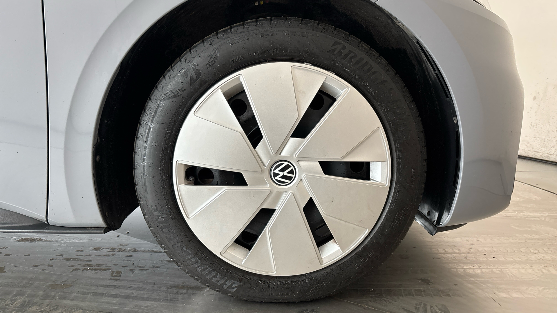 4027715 107KW Life Pro 58kWh 5dr Auto