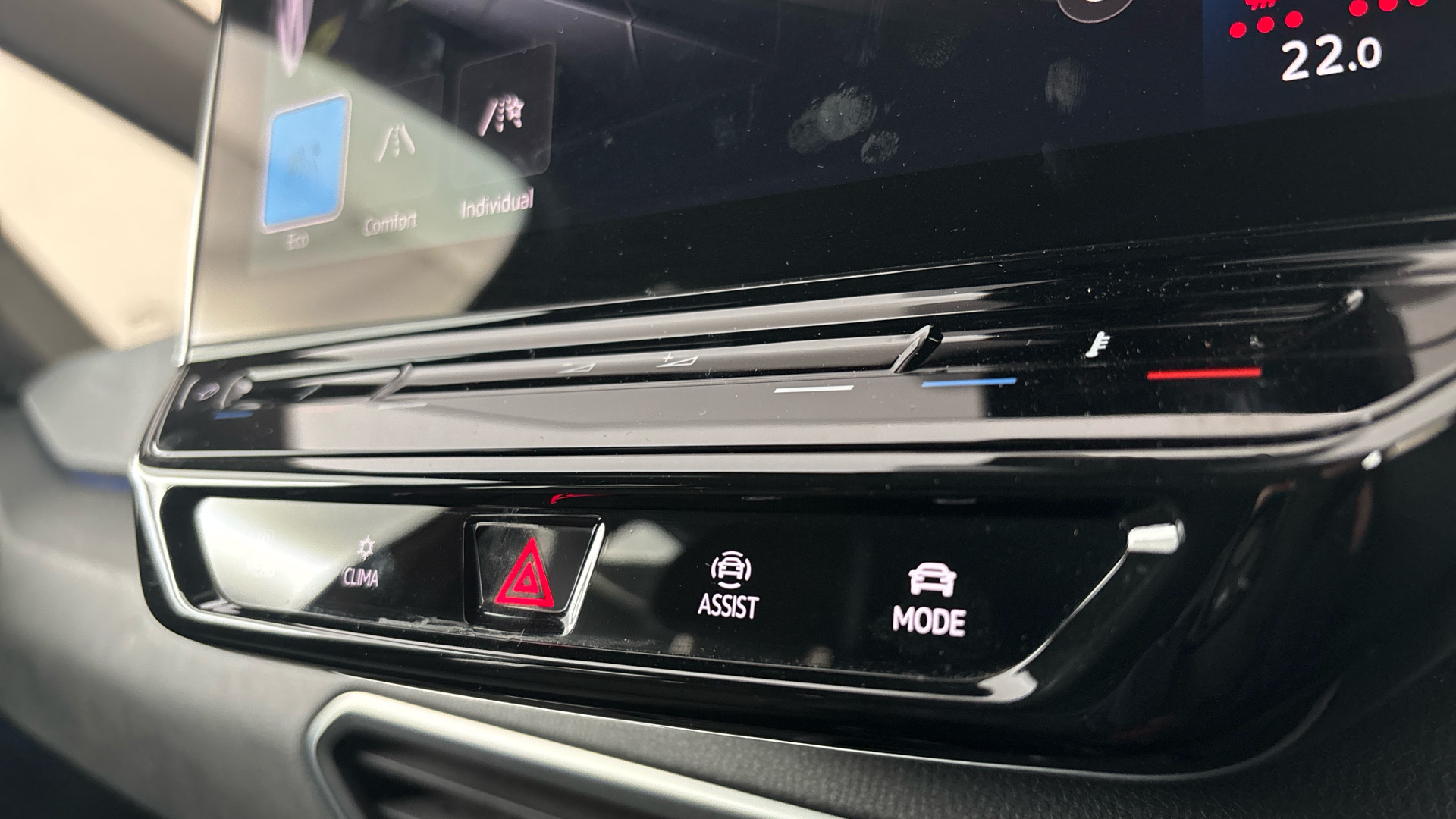 4027715 107KW Life Pro 58kWh 5dr Auto