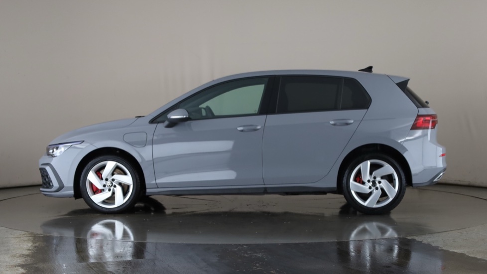 VOLKSWAGEN GOLF Image 2