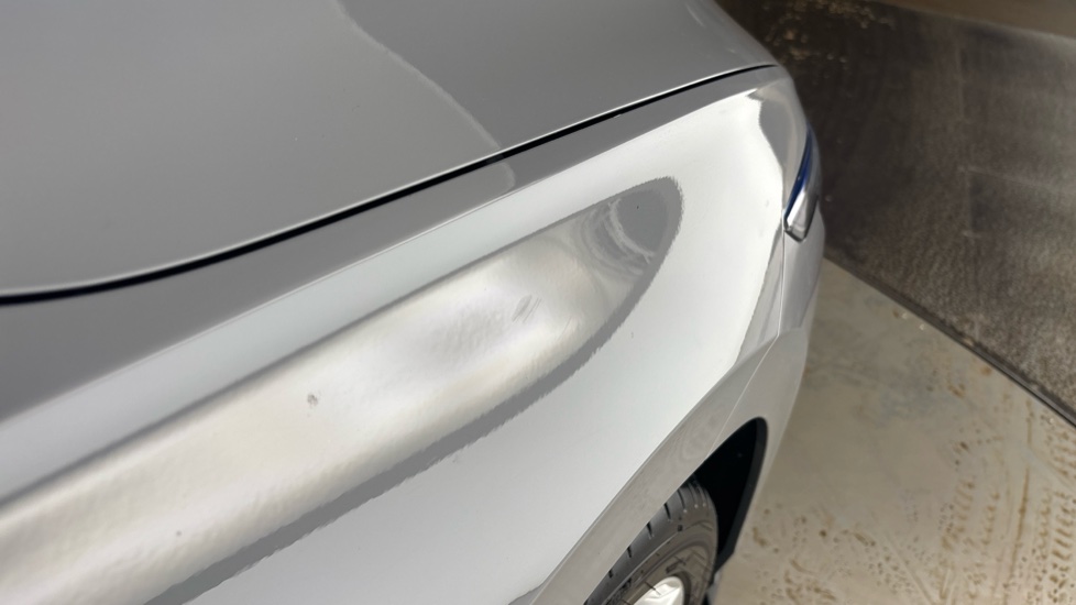 VOLKSWAGEN GOLF dent