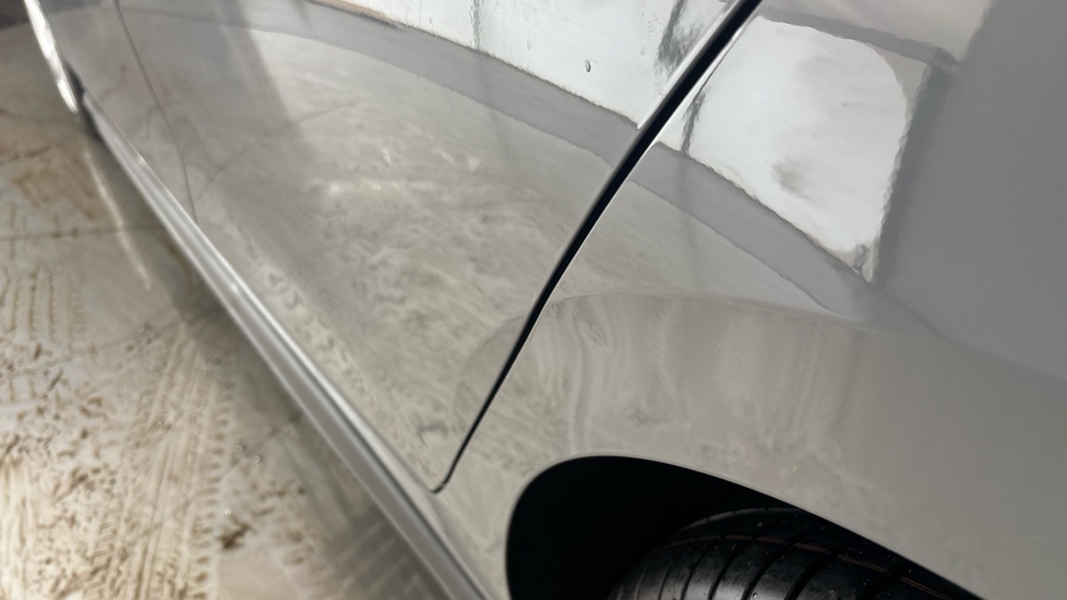 VOLKSWAGEN GOLF dent