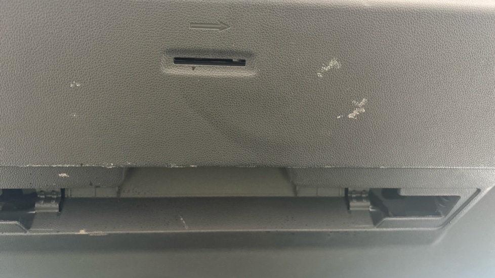 VOLKSWAGEN GOLF scuff