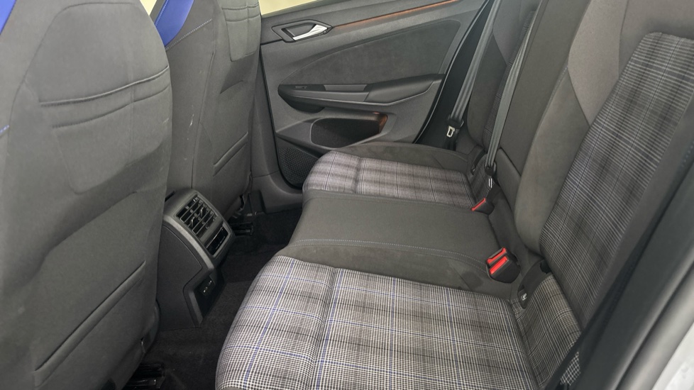 VOLKSWAGEN GOLF Image 14