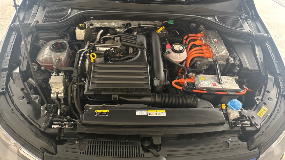 VOLKSWAGEN GOLF Image 16