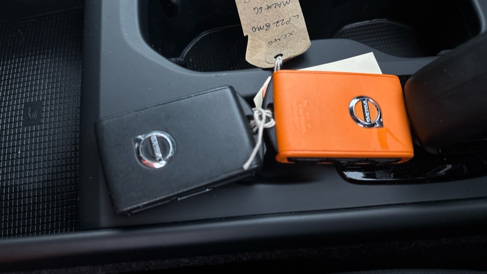 VOLVO XC40 2 keys