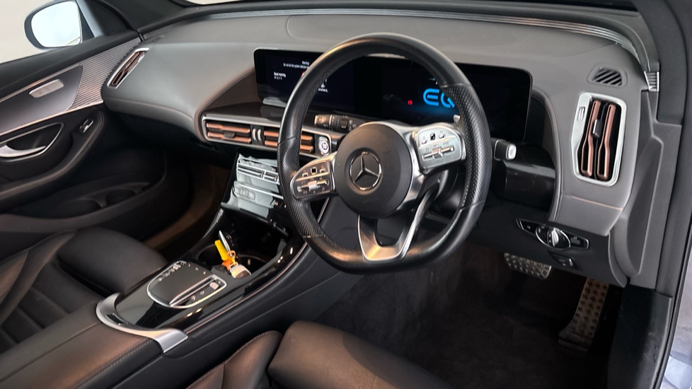 MERCEDES EQC Image 9