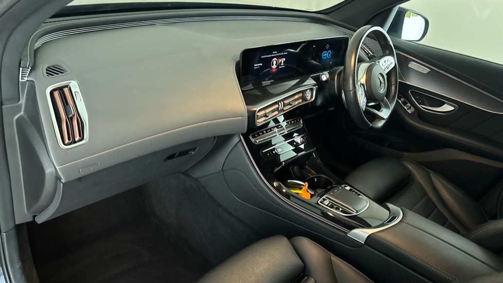 MERCEDES EQC Image 10