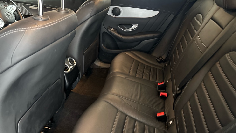 MERCEDES EQC Image 14