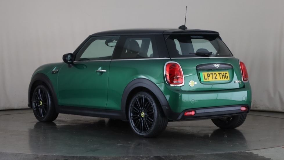 MINI HATCHBACK Image 3