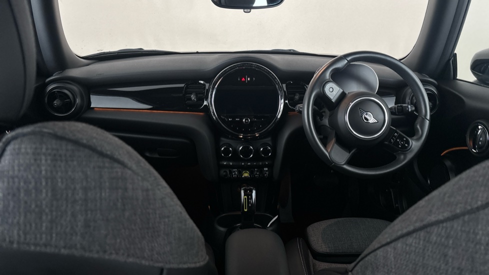 MINI HATCHBACK Image 11
