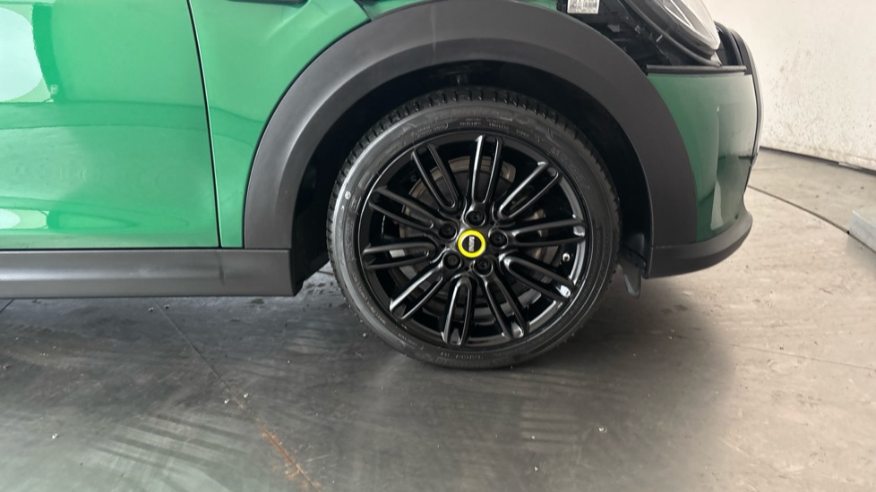 MINI HATCHBACK Image 20
