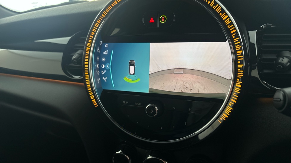 MINI HATCHBACK reverse camera