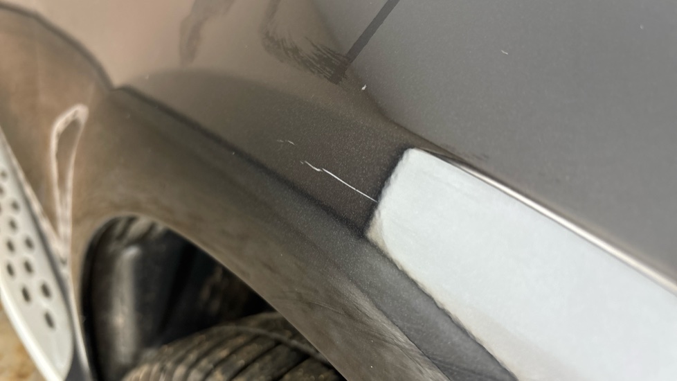 MERCEDES EQC Scratches