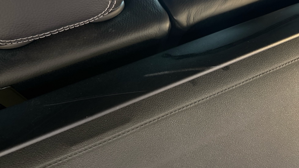 MERCEDES EQC Scratches