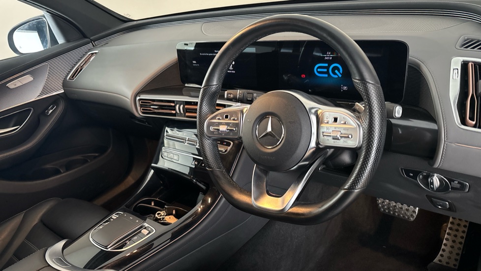 MERCEDES EQC Image 9