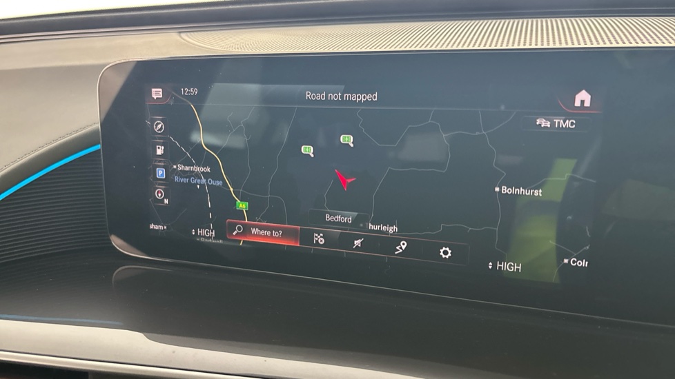 MERCEDES EQC Image 12