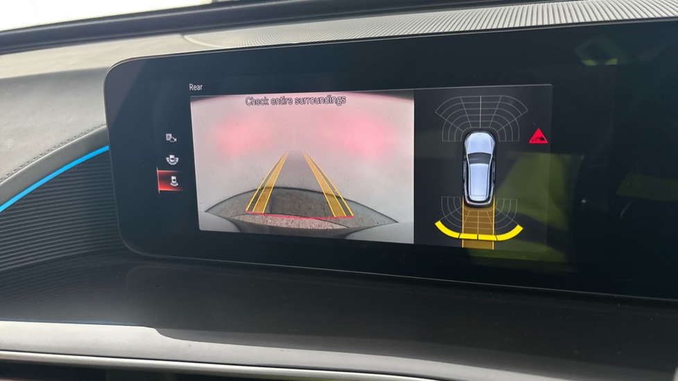 MERCEDES EQC reverse camera