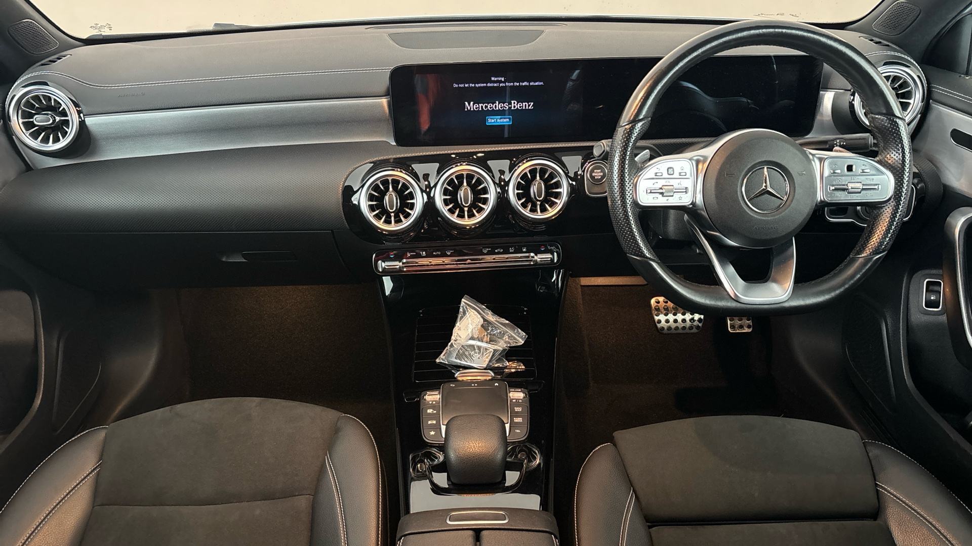 4049543 A250e AMG Line Premium Edition 4dr Auto