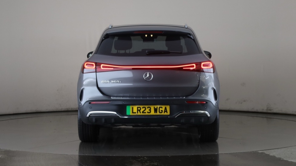 MERCEDES EQA Image 4