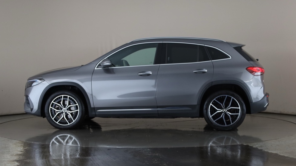 MERCEDES EQA Image 2