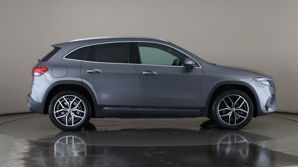 MERCEDES EQA Image 6