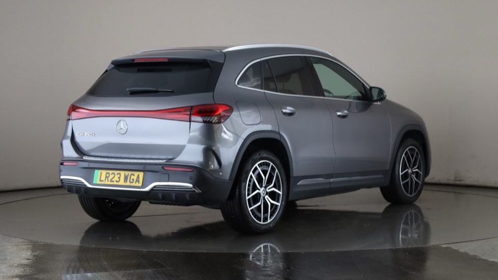 MERCEDES EQA Image 5