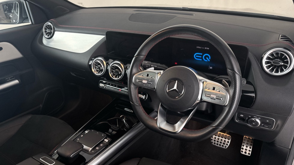 MERCEDES EQA Image 9