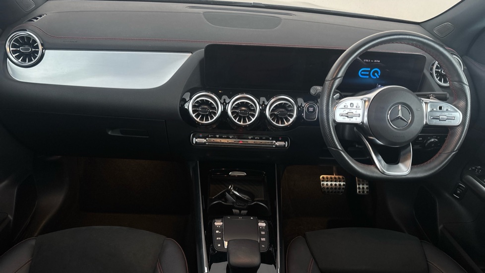MERCEDES EQA Image 11