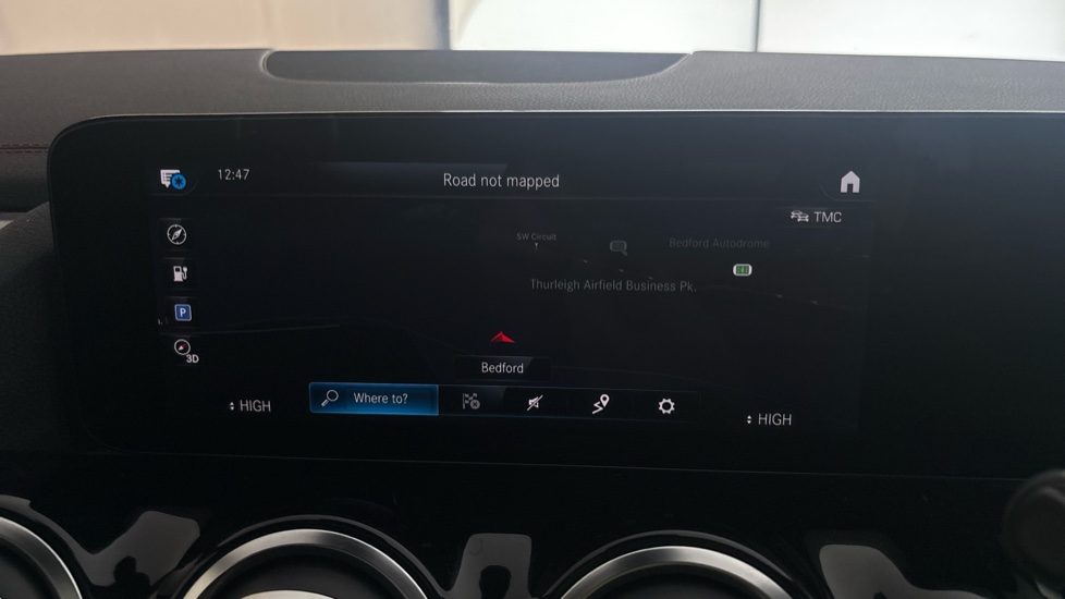 MERCEDES EQA Image 12