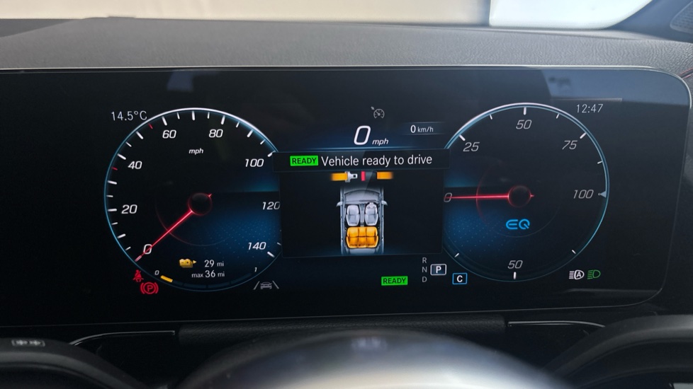 MERCEDES EQA Image 13