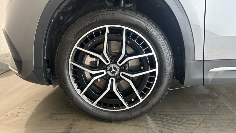 MERCEDES EQA Image 17